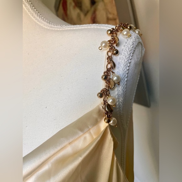 Mannequin size:
Bust : 32.5
Waist : 25.2
Hip : 34.5 - Picture 4 of 4